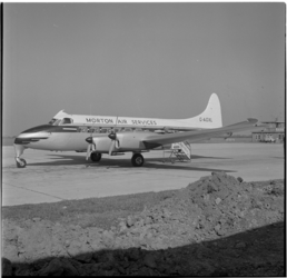 642 Een Havilland-Heron van Morton Air Services voor rondvluchten op Zestienhoven.