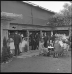 6683 Bezoekers bij tijdelijke vestiging van horeca-onderneming 'Panaché' in het Stroodorp, op het paardensportevenement ...