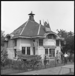 7383-2 Exterieur van 't Oude Posthuis', politiepost aan het Marconiplein.