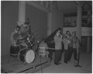 750-1 Het American Jazz Quintet In de Riviërahal.
