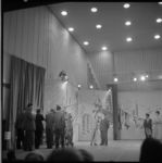 882-2 Televisie-opnamen in de grote zaal van de AVRO-studio in Hilversum voor het programma 'Een Beeld van een Stad, ...