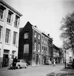 1976-2214 De Zalmhaven gezien bij de Zalmhavensteeg.