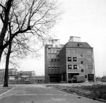 1976-2309 Gezicht op de Mariniersweg met bedrijfspanden, gezien vanaf de Pannekoekstraat.