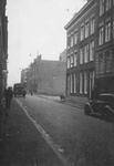 1976-2418 Gezicht op de Mauritsstraat met huizen.