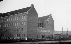 1976-2419 Gezicht op de Hoogstraat met het telegraafkantoor.