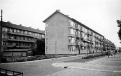 1976-2475 Gezicht op de Bentincklaan en links aan de Statensingel.