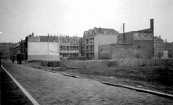 1976-2504 Het Noordeinde en rechts de Sionstraat.