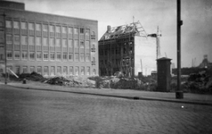 1976-2507 De Schiedamse Vest met het oogziekenhuis en de Baan gezien vanaf de Schiedamsesingel.