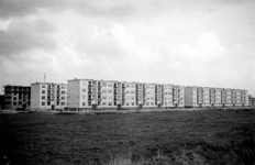 1976-2616 Gezicht op nieuwbouw in Kleinpolder Oost.