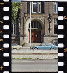 2003-905-164 De deur met boogconstructie en beelden van het Sint Franciscus Gasthuis aan de Schiekade.