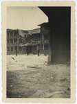 2003-1467 De door het bombardement van 14 mei 1940 getroffen Gordelweg met de restanten van de Christelijke Ambachtsschool.