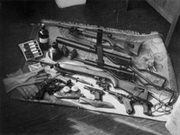 1977-3580 Vuurwapens van de knokploegen.