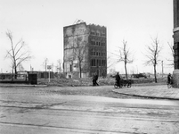 1977-3770 Restanten na het Duitse bombardement van 14 mei 1940. De Schiedamsesingel vanaf de Witte de Withstraat, uit ...