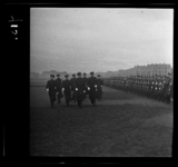 7136 Prins Bernhard inspecteert het Korps Mariniers op het Schuttersveld in Crooswijk ter gelegenheid van het ...