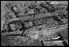 1980-5164 Een blik op de binnenstad ca. twee jaar na het bombardement van 14 mei 1940. Het puin is grotendeels ...