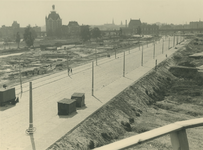 IV-343-85 Het nieuwe Groenendaal gezien vanaf molen De Noord op het Oostplein. De restanten van het vooroorlogse ...