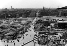 XXXIII-569-44-2 Gezicht op de Binnenweg en geraseerde omgeving als gevolg van het Duitse bombardement van 14 mei 1940. ...