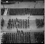 170-08 Overzicht van de parade op de Coolsingel van het Korps Mariniers ter gelegenheid van het 300-jarig bestaan. Bij ...