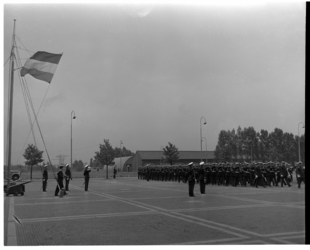 405-06 Beëdiging van marineofficieren op het terrein van de Van Ghentkazerne.