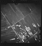 FD-4299-105 Verticale luchtfoto van de Prins Alexanderpolder met de Capelseweg en de Bermweg.