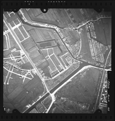 FD-4299-125 Verticale luchtfoto van Overschie en Rotterdam met de Rotterdamsche Schie, het Schie-Schiekanaal, de ...