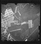 FD-4299-169 Verticale luchtfoto van de Babberspolder bij Vlaardingen met de Vlaardingscheweg (boven) en de ...