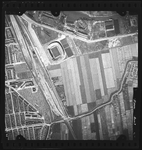 FD-4299-184 Verticale luchtfoto van Varkenoord en Karnemelksland met het Feyenoord Stadion, de Kuip, en de ...