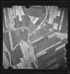 FD-4299-209 Verticale luchtfoto van de polders Achtenzestig Morgen, Klein Nieuwland of 51 Morgen en Oost-IJsselmonde ...