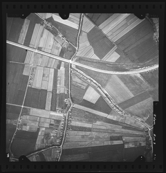 FD-4299-231 Verticale luchtfoto van de polder Welhoek en het Ambacht van Poortugaal en de Deifelsche Polder, Boudewijns ...