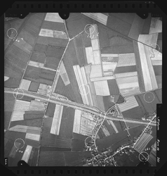 FD-4299-261 Verticale luchtfoto van het Ambacht van Poortugaal en het Blok onder het Dorp (Poortugaal) met de ...