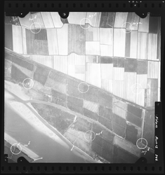 FD-4299-346 Verticale luchtfoto van de Zegenpolder en Klein Profijt (Rhoon) met de Oude Maas en het Rhoonsche veer. ...