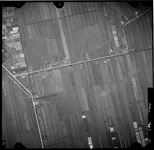 FD-4299-61 Verticale luchtfoto van de Prins Alexanderpolder met de Terbregscheweg (links) en de Ommoordseweg (midden). ...