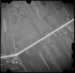 FD-4299-66 Verticale luchtfoto van de Prins Alexanderpolder met de kruising Hoofdweg / Capelscheweg (linksonder). ...