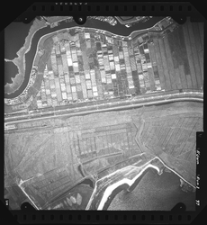 FD-4299-97 Verticale luchtfoto van Hillegersberg met het Prinsemolenpad, de Bergsche Voorplas, de Rotte, de ...