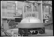 36644 Bouw van de deksel voor een reactordrukvat bestemd voor een Amerikaanse kerncentrale, Surry I, in Virginia bij de ...
