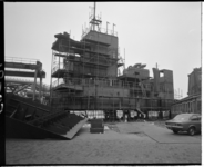 50784 Booreiland Maersk Endeavour (RDM-350) en pijlerhefschip De Ostrea (RDM-351) in aanbouw op helling 8 van de ...