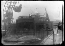 RDM-5162 De helft van het voormalige Engelse vrachtschip s.s. Linerton worden afzonderlijk gerepareerd en omgebouwd tot ...