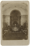 1975-732-(a) Interieur van de Rooms Katholieke kerk te Delfshaven aan de Havenstraat naar het altaar.
