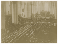1989-764 Bijeenkomst in de Grote Kerk ter gelegenheid van het 300-jarig bestaan van het Burgerweeshuis in de ...
