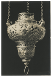 XVIII-408-11 Hangend object van zilver (een kroonluchterhouder?) in de Oud-Katholieke Kerk 'Het Paradijs' aan de Lange ...