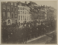 XXXIII-101-5 Optocht ter ere van 75 jaar onafhankelijkheid in 1888 aan de Boompjes. Historische voorstelling in een parade