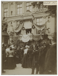 XXXIII-183-4 Koningin Wilhelmina, koningin Emma en burgemeester 's Jacob op het balkon van Museum Boymans tijdens het ...