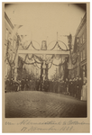 XXXIII-97-1 Versieringen ter ere van 75 jaar koninkrijk der Nederlanden op 17 november 1888 in de Van Alkemadestraat. ...