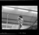 1972-38927-19 Optreden van Jimi Hendrix, The Jimi Hendrix Experience, op de Hippy Happy Beurs voor 'twieners' (tieners ...