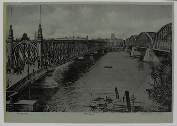 1968-1165 Maasbruggen de Willemsbrug met spoorbrug, vanaf het Noordereiland over de Nieuw Maas.