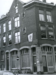 1968-1829 Woningen op nummer 1 aan de Dirk Smitsstraat, hoek Crooswijkseweg.