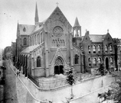 1968-1887 Sint-Josephkerk aan de West-Kruiskade.