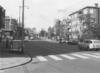1968-2571 De Oudedijk, gezien vanaf de Avenue Concordia.