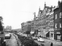 1968-2627 De Oostzeedijk gezien vanaf de Dr. Zamenhofstraat.