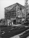 1968-459 De Nederlandse Economische Hogeschool in aanbouw, beton-en staalskelet Groot-auditorium aan de Laan van Woudestein.